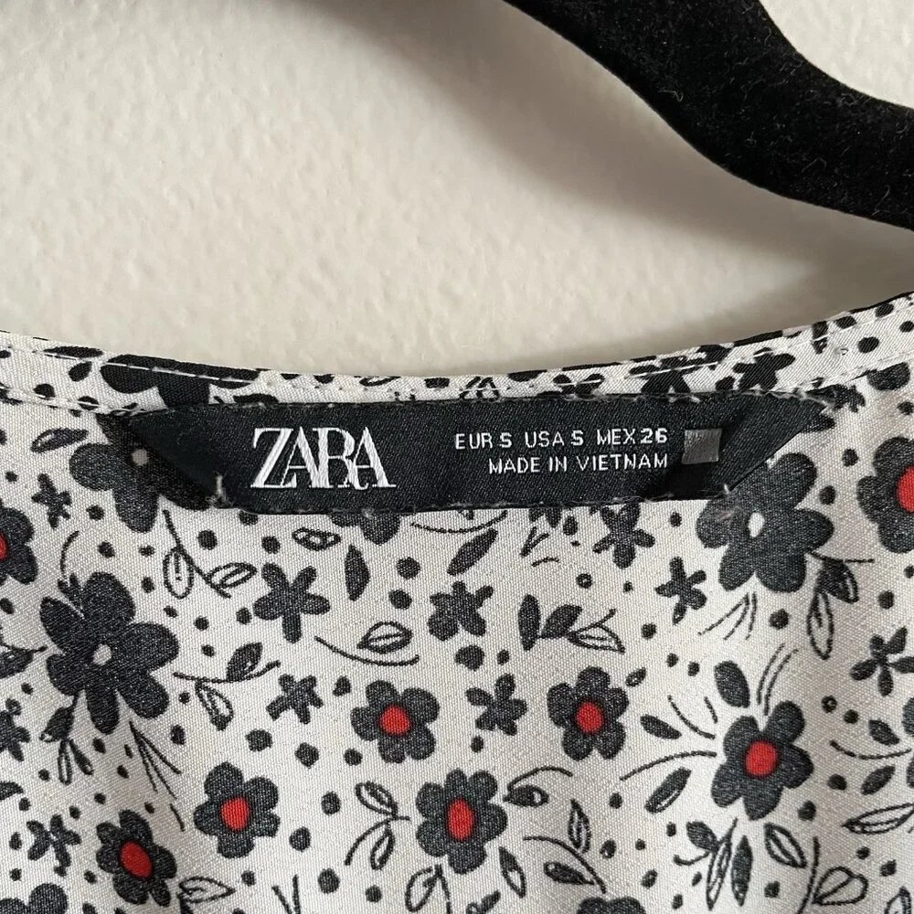 Zara Women S White Ditsy Floral Boho Lightweight Puff Sleeves V-Neck Wrap Blouse